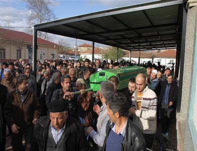 Üniversiteli Genç Kazada Hayatını Kaybetti