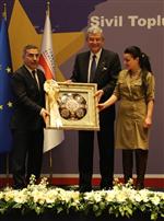 SİVİL TOPLUMLA DİYALOG - Çelikcan’dan Bakan Bozkır'a Tablo