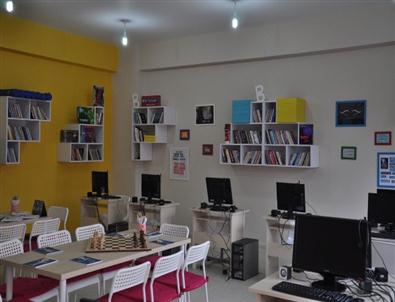 Tunceli’de Özgecan İçin Kütüphane ve Sosyal Aktivite Sınıfı Oluşturuldu