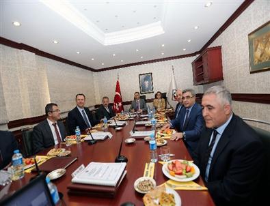 Nakıboğlu Güven Tazeledi