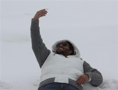 Rize’de Kar İle İlk Kez Tanışan Arap Turizmciler Şaşkınlıklarını Gizleyemedi