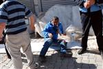 AHMET ZENGİN - Belediye İşçileri Yıkılan Duvarın Altında Kaldı Açıklaması