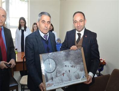 Başkan Üzülmez, Derbent’te Okulları Gezdi