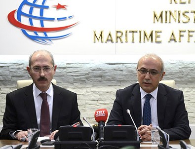 Lütfi Elvan görevini devretti