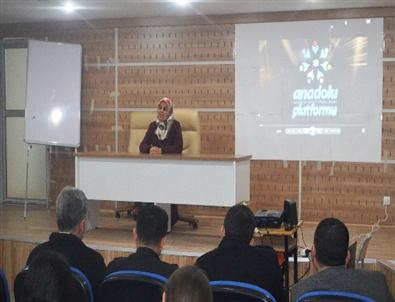Muş’ta Kız Öğrencilere Merhamet Konulu Seminer Verildi