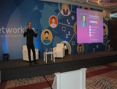 Op. Dr. Cihantimur, Üniversite Öğrencilerine Markalaşma Sürecini Anlattı