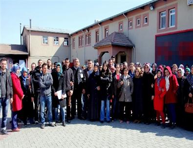 Tekstil İşçileri Fabrikalarının Açılmasını İstedi