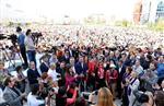 EMEKÇİ KADINLAR - 20 Bin Kadın, Kadına Şiddeti Kaşıklar Dolusu Sevgiyle Protesto Etti