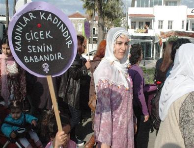 Bodrum'da Binlerce Kadın Sokağa Döküldü