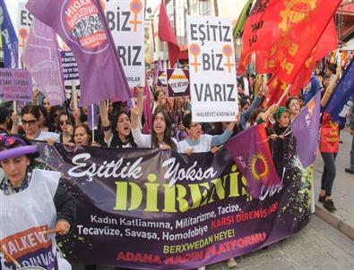 Kadınlar Günü'nde Gazoz Kapaklı Döviz