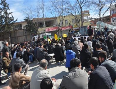 Kahta'da Ramazan Fırat İçin Oturma Eylemi Yapıldı