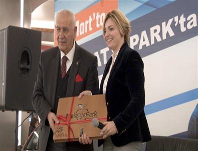 Yazarlar Malatyapark’ta Sevenleri İle Buluştular