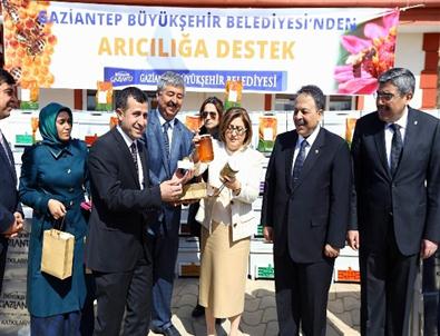 Büyükşehir’den Bal Üreticilerine Kovan Desteği