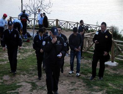 Falezlerde Mahsur Kalan Genci İtfaiye Kurtardı