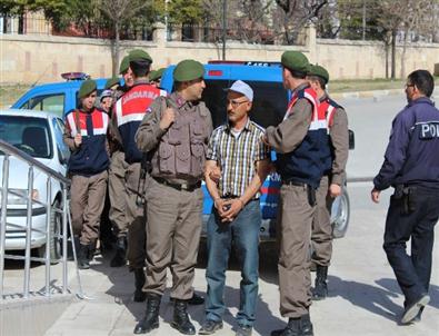 Köy Muhtarı ve Ağabeyini Öldüren Zanlı Tutuklandı