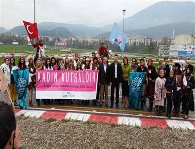 Müsiad İzmir’den Renkli Kadınlar Günü Etkinliği