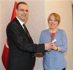 Özel Sani Konukoğlu Hastanesi’nde Dünya Kadınlar Günü Kutlaması