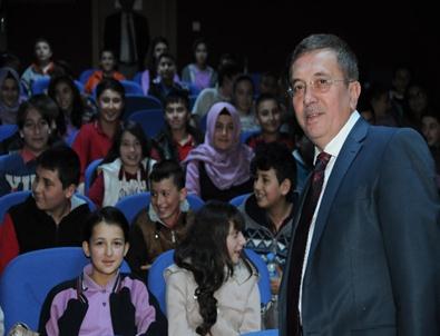 Pursaklar Beleriye Başkanı Selçuk Çetin, Öğrencilerle Sinemada Buluştu