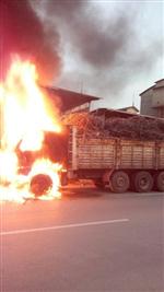 Seyir Halindeki Kamyon Alev Alev Yandı