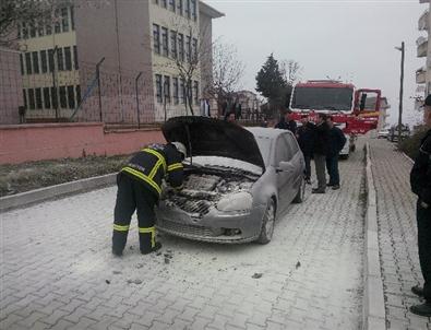 Yanan Araç Yürekleri Hoplattı