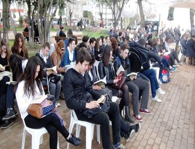 7’den 77’ye Her Yaştan Vatandaş Kitap Okudu