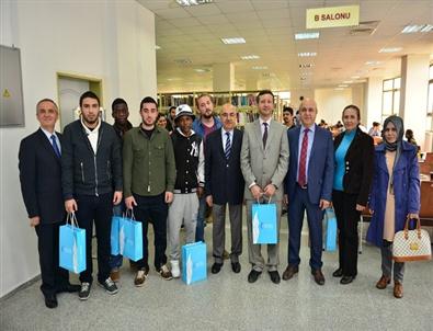 Cbü’de En Çok Kitap Okuyanlar Ödüllendirildi