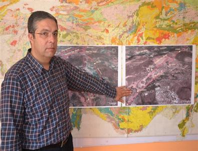 Jeoloji Mühendisleri Odası İl Temsilcisi Bülent Üzeltürk Açıklaması