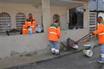 GAZİ MAHALLESİ - Yeşilyurt Belediyesi Çöp Evi Temizledi