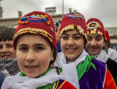 Davul Zurna Eşliğinde Yürüdüler