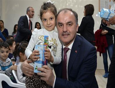 Denizli’de Öğrencilere Diş Macunu ve Fırçası Dağıtılıyor