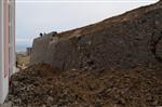 ÇUKURÇAYıR - Trabzon’da Etkili Yağışlarla Birlikte İstinat Duvarı Çöktü