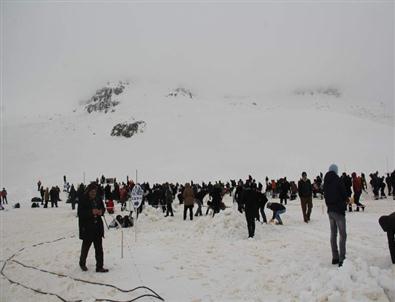 4. Ovit Kar Şenliği 2 Bin 640 Rakımlı Ovit Yaylası’nda Gerçekleştirildi