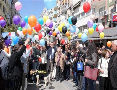 Viyana’dan İzmir’e Parkinson Balonu Uçurdular