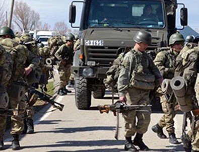 PKK, silahla HDP'ye oy topluyor