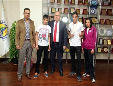 Şampiyon Wushuculardan Başkan Tollu’ya Ziyaret