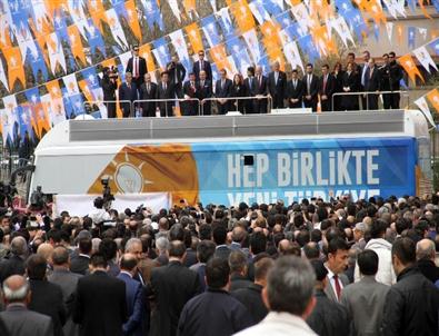 Başbakan Davutoğlu'dan Ankara Arena Dışında Bekleyen Vatandaşlar İçin Selamlama Konuşması