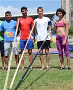 SIRIKLA ATLAMA - Adanalı Atlet Tenekebüken Yeni Türkiye Rekoru Kırdı