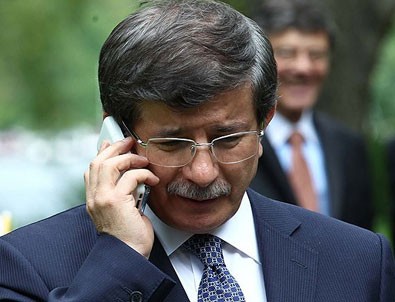 AP Başkanı Başbakan Davutoğlu'nu aradı