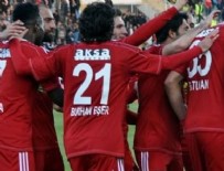 BARIŞ ÖZBEK - Sivasspor penaltılarla turladı