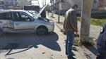 AYDINLATMA DİREĞİ - Kaldırımda Yürürken Otomobil Çarptı