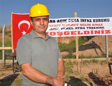 Hükümlüler, Şehit Savcı Kiraz Anısına Yaptırılan Cami İçin Seferber Oldu