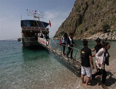 Doğa Severler 'Kelebekler Vadisine” Koşuyor