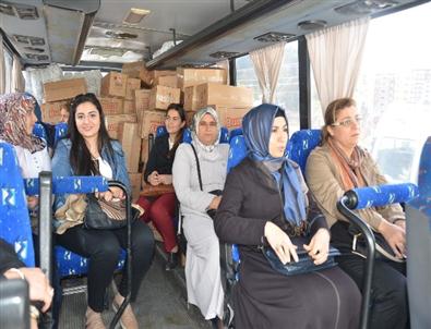 Ak Parti  Kadın Kolları Suriyeli Kadınları Unutmadı