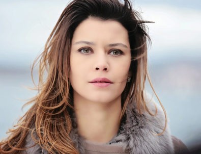 Beren Saat'e takipçilerinden şehit tepkisi