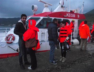 Gökçeada'da Feribottaki Yolcular Tahliye Edildi