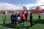 AMBULANS HELİKOPTER - Gümüşhane'de Erken Doğum Şüphesi Olan Kadın Ambulans Helikopterle Sevk Edildi