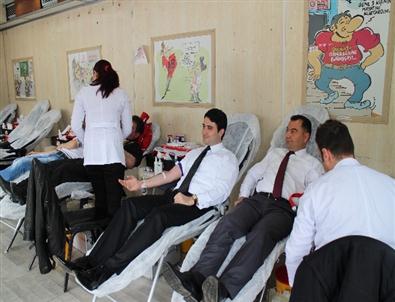 Ayvacık'ta Kan Bağışı Rekoru Kırıldı