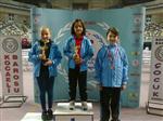 ZEYNEP YILMAZ - Kağıtsporlu Satranççılar Madalyaları Topladı