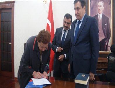 Kiracı Emekli Doktordan Eğitime 500 Bin Liralık Destek