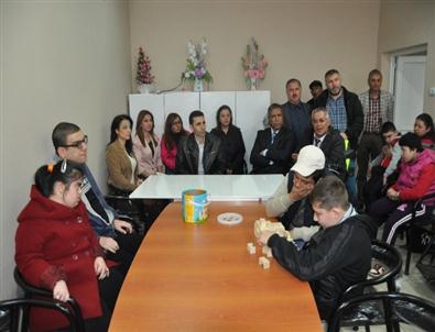 Umut Treni Derneği'nden Bozüyüklü Engellilere Destek